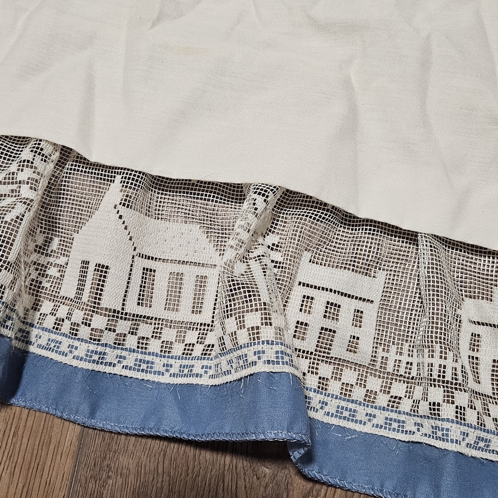 Vintage Cream & White 1990s Kitchen Valance With Village Scene